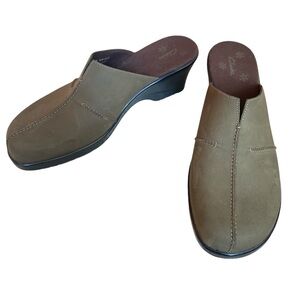 Clarks Olive Green Leather Slip On Clogs size 9.5
